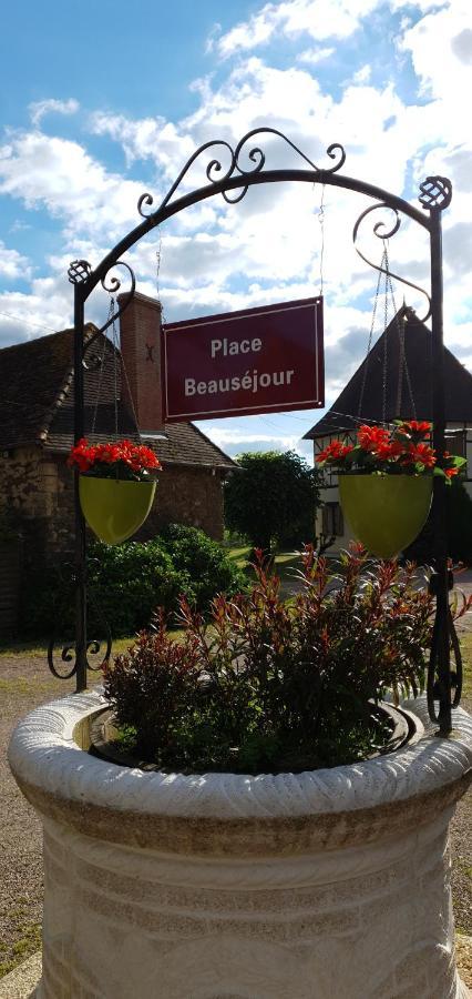 La Ferme de Laupilière Bed and Breakfast Sarrazac  Esterno foto