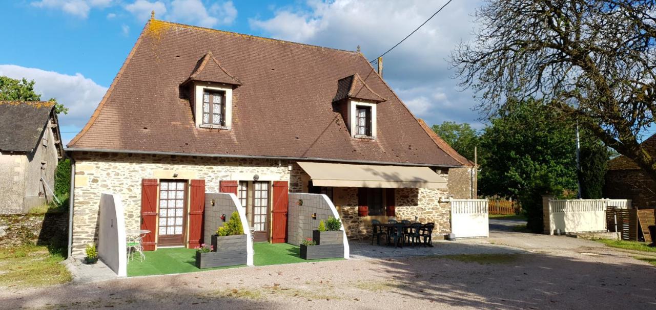 La Ferme de Laupilière Bed and Breakfast Sarrazac  Esterno foto